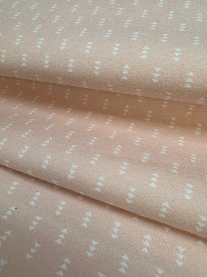 Franela blush con diseños blancos