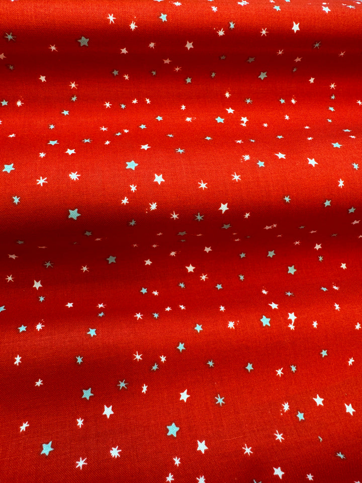 Tela roja con estrellas